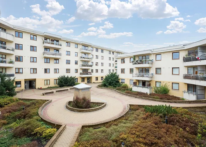 Metro Ksiecia Janusza Cosy Apartment *