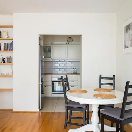 Apartman Metro Ksiecia Janusza Cosy