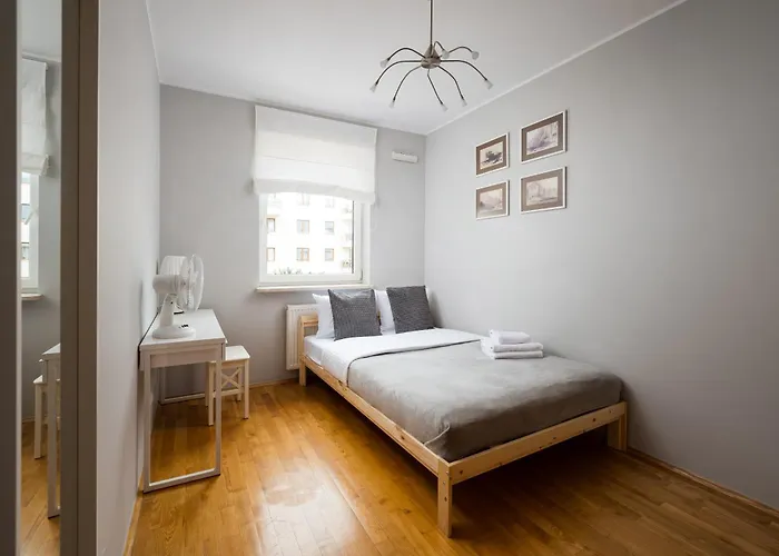 Metro Ksiecia Janusza Cosy Apartment Warsaw
